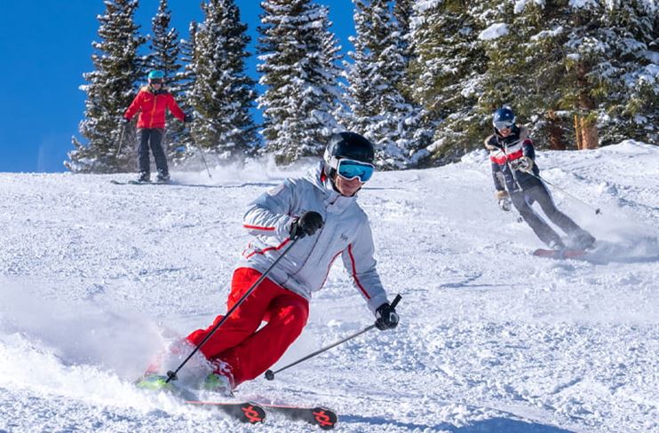 成人滑雪小组课程及滑雪技能提升课程s