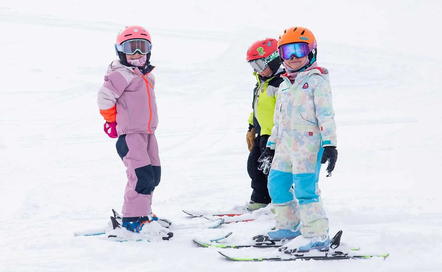儿童双板和单板滑雪装备租赁