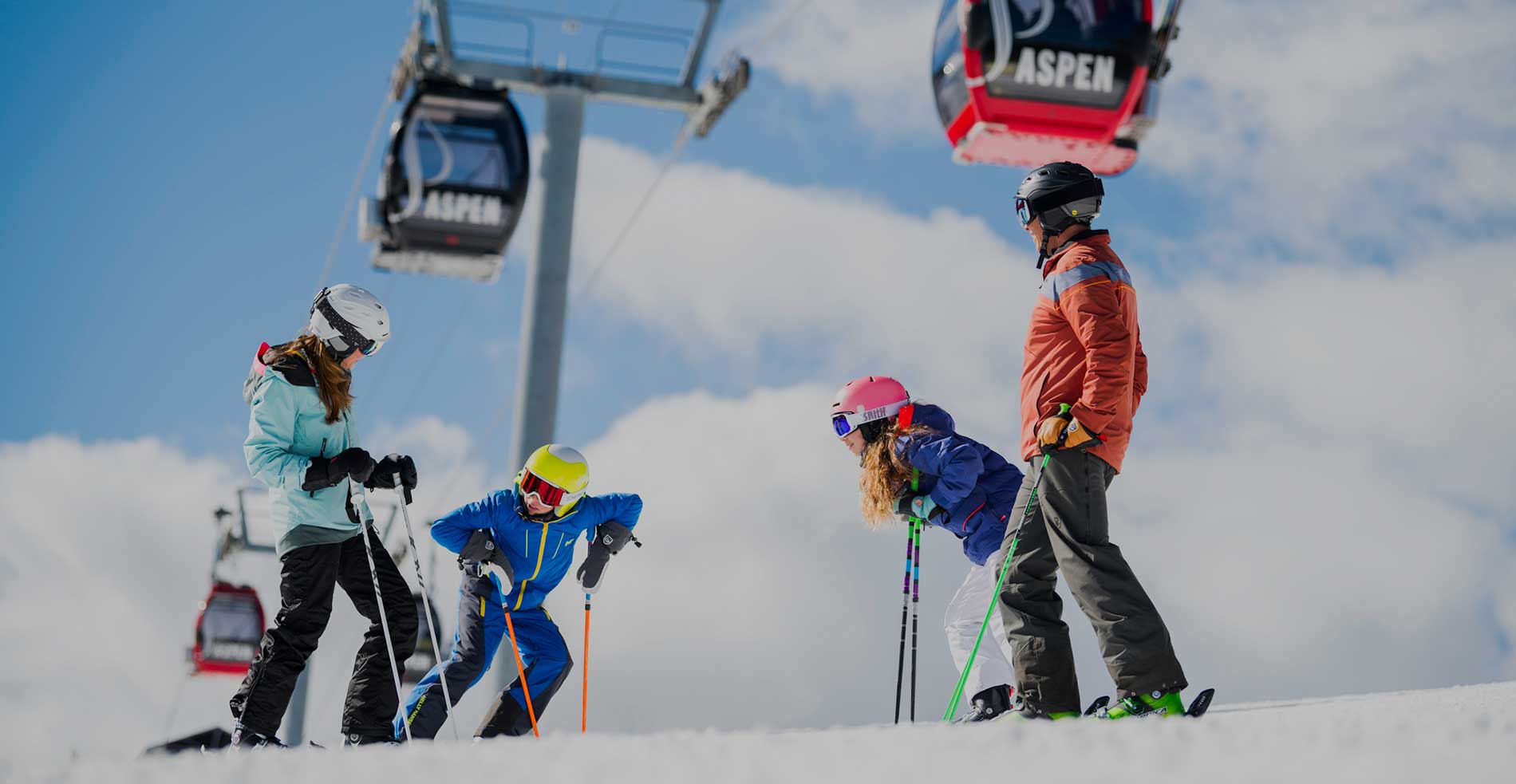 阿斯本雪堆山滑雪村冬季家庭度假指南